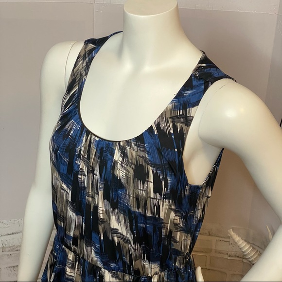 Lightweight Mini Dress with Deep Pockets - Picture 5 of 11